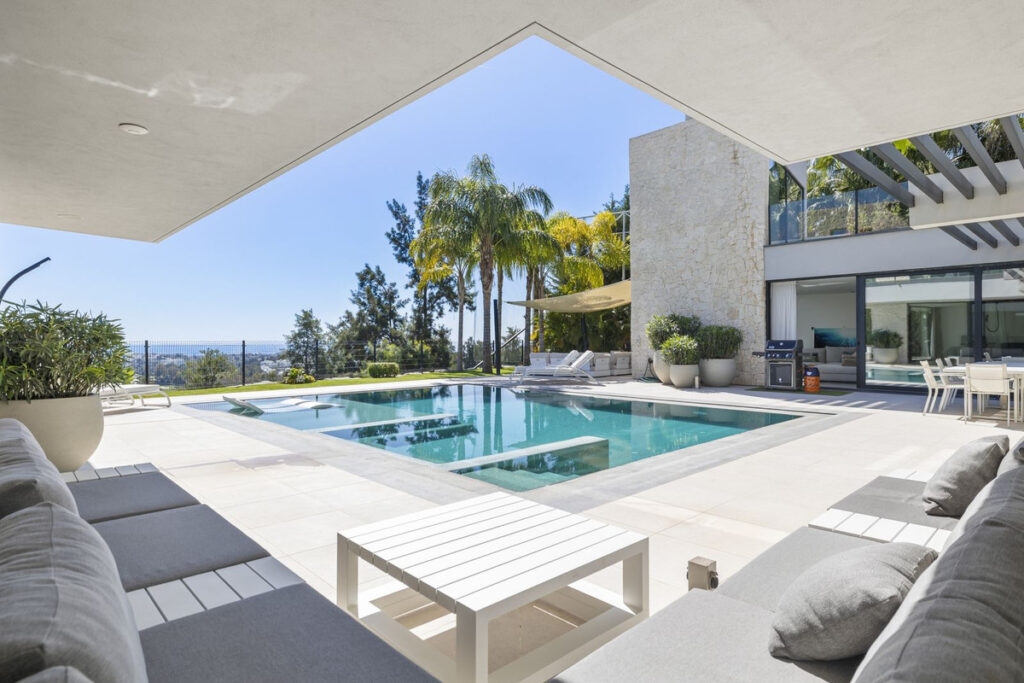 Villa for sale in Benahavis Costa del Sol